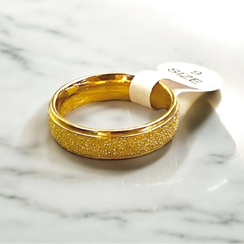 Gold Plated Stainless Steel 6mm gold ring - Size 9 - Picture 4 of 6